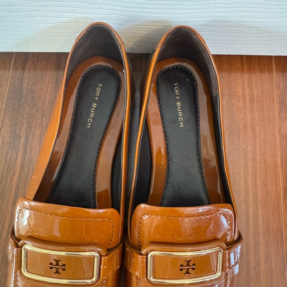 Tory Burch Leather Shoes - Runs Narrow - Picture 4 of 5
